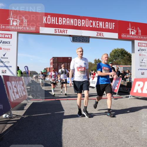03.10.2025 - Köhlbrandbrückenlauf Lena Gebhardt http://msf.ph/oto/9057425 03.10.2025 13:09:10 Ziel 4057, 4197, 4334, 4346, 4351, 4377, 4381, 4403, 4486, 4901, 5242, 5740, 5953, 6037, 6372, 6562, 6630, 6814, 6816 meine-sportfotos.de