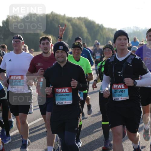 03.10.2025 - Köhlbrandbrückenlauf Jannik Wohlers http://msf.ph/oto/9057428 03.10.2025 09:21:16 Position 3 2750, 1815, 17, 1810, 1866 meine-sportfotos.de