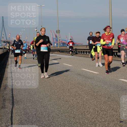 03.10.2025 - Köhlbrandbrückenlauf Fabian Wolf http://msf.ph/oto/9057438 03.10.2025 10:03:57 Position 3 3759, 2143 meine-sportfotos.de