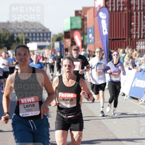 03.10.2025 - Köhlbrandbrückenlauf Jannik Wohlers http://msf.ph/oto/9057445 03.10.2025 13:11:28 Ziel 4293, 4315, 4325, 4427, 4501, 4597, 4999, 5145, 5754, 5794, 5939, 6028, 6080, 6563, 6680, 6685, 6686, 6690, 6691, 6726 meine-sportfotos.de