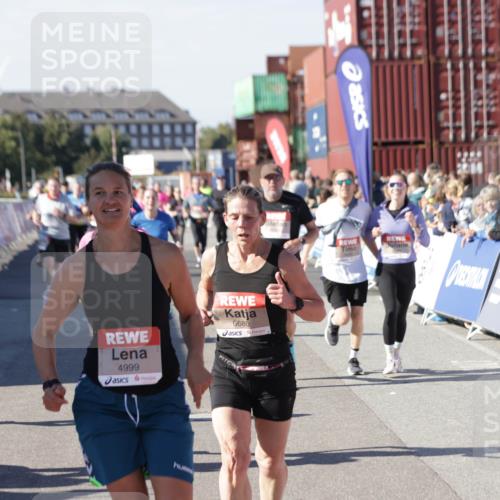 03.10.2025 - Köhlbrandbrückenlauf Jannik Wohlers http://msf.ph/oto/9057449 03.10.2025 13:11:28 Ziel 4293, 4315, 4325, 4427, 4501, 4597, 4999, 5145, 5754, 5794, 5939, 6028, 6080, 6563, 6680, 6685, 6686, 6690, 6691, 6726 meine-sportfotos.de