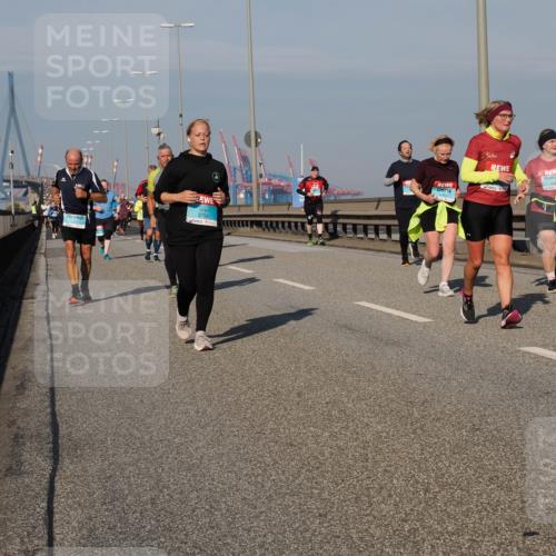 03.10.2025 - Köhlbrandbrückenlauf Fabian Wolf http://msf.ph/oto/9057450 03.10.2025 10:03:57 Position 3 3759, 2143 meine-sportfotos.de