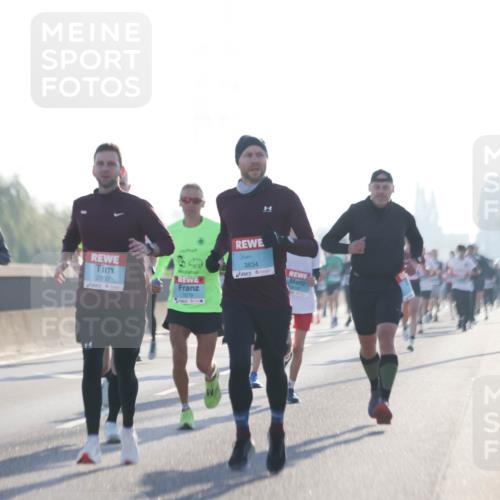 03.10.2025 - Köhlbrandbrückenlauf Jannik Wohlers http://msf.ph/oto/9057452 03.10.2025 09:13:37 Position 3 3155, 2302, 3834 meine-sportfotos.de