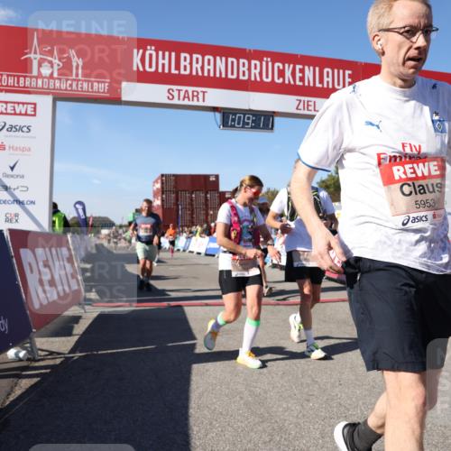 03.10.2025 - Köhlbrandbrückenlauf Lena Gebhardt http://msf.ph/oto/9057455 03.10.2025 13:09:12 Ziel 4197, 4334, 4346, 4351, 4377, 4381, 4486, 4901, 5242, 5740, 5953, 6037, 6562, 6630, 6814, 6816 meine-sportfotos.de
