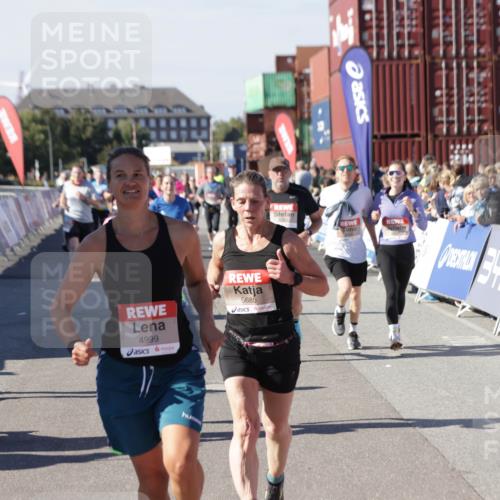 03.10.2025 - Köhlbrandbrückenlauf Jannik Wohlers http://msf.ph/oto/9057456 03.10.2025 13:11:28 Ziel 4293, 4315, 4325, 4427, 4501, 4597, 4999, 5145, 5754, 5794, 5939, 6028, 6080, 6563, 6680, 6685, 6686, 6690, 6691, 6726 meine-sportfotos.de