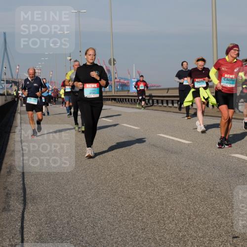 03.10.2025 - Köhlbrandbrückenlauf Fabian Wolf http://msf.ph/oto/9057459 03.10.2025 10:03:57 Position 3 3759, 2174, 2143 meine-sportfotos.de