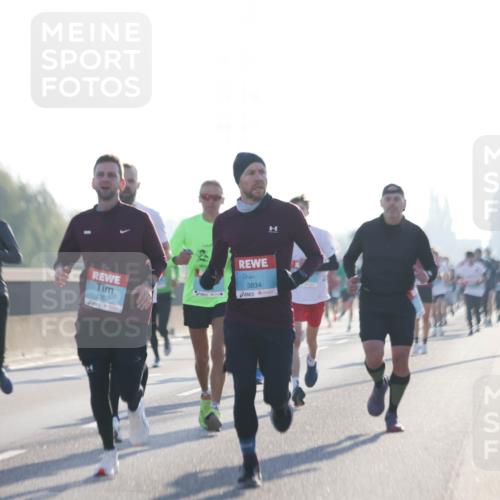 03.10.2025 - Köhlbrandbrückenlauf Jannik Wohlers http://msf.ph/oto/9057469 03.10.2025 09:13:37 Position 3 3155, 2302, 3834 meine-sportfotos.de