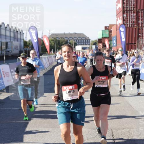 03.10.2025 - Köhlbrandbrückenlauf Jannik Wohlers http://msf.ph/oto/9057470 03.10.2025 13:11:28 Ziel 4293, 4315, 4325, 4427, 4501, 4597, 4999, 5145, 5754, 5794, 5939, 6028, 6080, 6563, 6680, 6685, 6686, 6690, 6691, 6726 meine-sportfotos.de