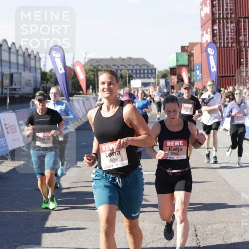 03.10.2025 - Köhlbrandbrückenlauf Jannik Wohlers http://msf.ph/oto/9057475 03.10.2025 13:11:28 Ziel 4293, 4315, 4325, 4427, 4501, 4597, 4999, 5145, 5754, 5794, 5939, 6028, 6080, 6563, 6680, 6685, 6686, 6690, 6691, 6726 meine-sportfotos.de