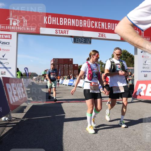 03.10.2025 - Köhlbrandbrückenlauf Lena Gebhardt http://msf.ph/oto/9057477 03.10.2025 13:09:12 Ziel 4197, 4334, 4346, 4351, 4377, 4381, 4486, 4901, 5242, 5740, 5953, 6037, 6562, 6630, 6814, 6816 meine-sportfotos.de