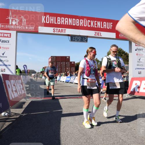 03.10.2025 - Köhlbrandbrückenlauf Lena Gebhardt http://msf.ph/oto/9057485 03.10.2025 13:09:12 Ziel 4197, 4334, 4346, 4351, 4377, 4381, 4486, 4901, 5242, 5740, 5953, 6037, 6562, 6630, 6814, 6816 meine-sportfotos.de