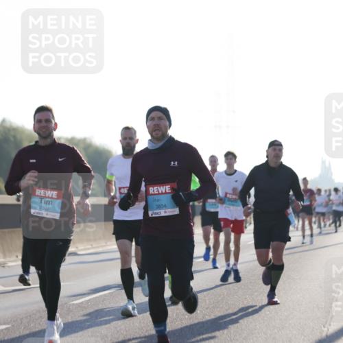 03.10.2025 - Köhlbrandbrückenlauf Jannik Wohlers http://msf.ph/oto/9057491 03.10.2025 09:13:38 Position 3 2302, 3834 meine-sportfotos.de