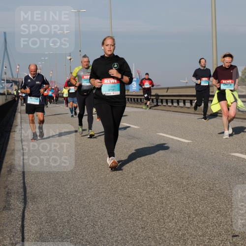 03.10.2025 - Köhlbrandbrückenlauf Fabian Wolf http://msf.ph/oto/9057497 03.10.2025 10:03:58 Position 3 3759, 2164, 217 meine-sportfotos.de