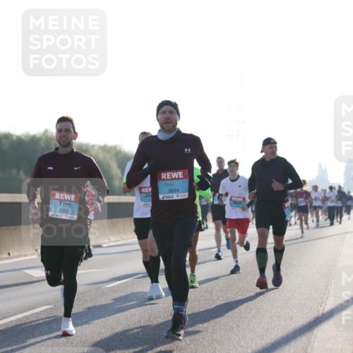 03.10.2025 - Köhlbrandbrückenlauf Jannik Wohlers http://msf.ph/oto/9057504 03.10.2025 09:13:39 Position 3 3155, 2302, 3834 meine-sportfotos.de