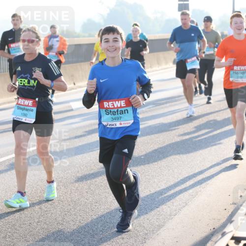 03.10.2025 - Köhlbrandbrückenlauf Lena Gebhardt http://msf.ph/oto/9057521 03.10.2025 09:18:00 Position 1 1080, 1092, 3497, 3496 meine-sportfotos.de