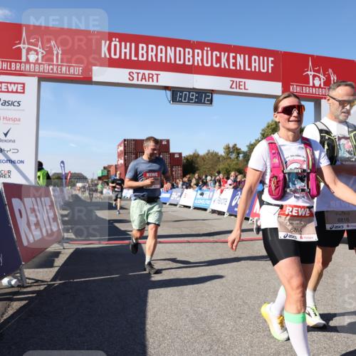 03.10.2025 - Köhlbrandbrückenlauf Lena Gebhardt http://msf.ph/oto/9057523 03.10.2025 13:09:13 Ziel 4197, 4334, 4346, 4351, 4377, 4486, 4901, 5242, 5740, 5953, 6037, 6062, 6349, 6562, 6630, 6814, 6816 meine-sportfotos.de