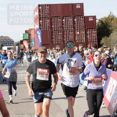 03.10.2025 - Köhlbrandbrückenlauf Jannik Wohlers http://msf.ph/oto/9057532 03.10.2025 13:11:31 Ziel 4158, 4293, 4315, 4325, 4427, 4501, 4538, 4597, 4617, 4777, 4799, 4845, 4999, 5145, 5794, 5939, 6028, 6080, 6517, 6563, 6680, 6690, 6691, 6726 meine-sportfotos.de