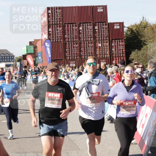 03.10.2025 - Köhlbrandbrückenlauf Jannik Wohlers http://msf.ph/oto/9057539 03.10.2025 13:11:31 Ziel 4158, 4293, 4315, 4325, 4427, 4501, 4538, 4597, 4617, 4777, 4799, 4845, 4999, 5145, 5794, 5939, 6028, 6080, 6517, 6563, 6680, 6690, 6691, 6726 meine-sportfotos.de
