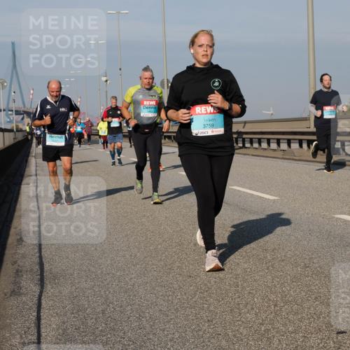 03.10.2025 - Köhlbrandbrückenlauf Fabian Wolf http://msf.ph/oto/9057543 03.10.2025 10:03:59 Position 3 2121, 3759, 2164 meine-sportfotos.de