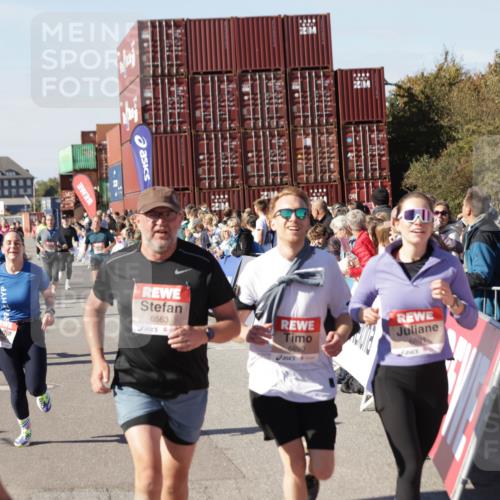 03.10.2025 - Köhlbrandbrückenlauf Jannik Wohlers http://msf.ph/oto/9057546 03.10.2025 13:11:31 Ziel 4158, 4293, 4315, 4325, 4427, 4501, 4538, 4597, 4617, 4777, 4799, 4845, 4999, 5145, 5794, 5939, 6028, 6080, 6517, 6563, 6680, 6690, 6691, 6726 meine-sportfotos.de