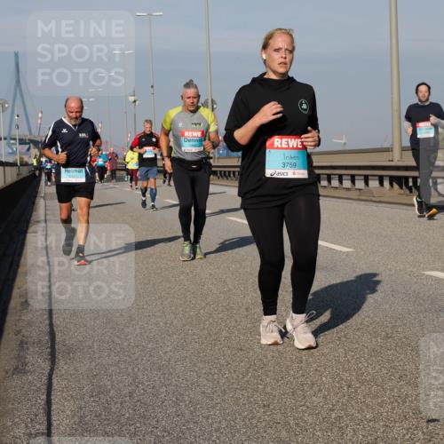 03.10.2025 - Köhlbrandbrückenlauf Fabian Wolf http://msf.ph/oto/9057553 03.10.2025 10:03:59 Position 3 1482, 2121, 3759, 216 meine-sportfotos.de