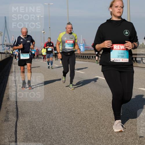 03.10.2025 - Köhlbrandbrückenlauf Fabian Wolf http://msf.ph/oto/9057578 03.10.2025 10:04:00 Position 3 2121, 1482, 3759 meine-sportfotos.de