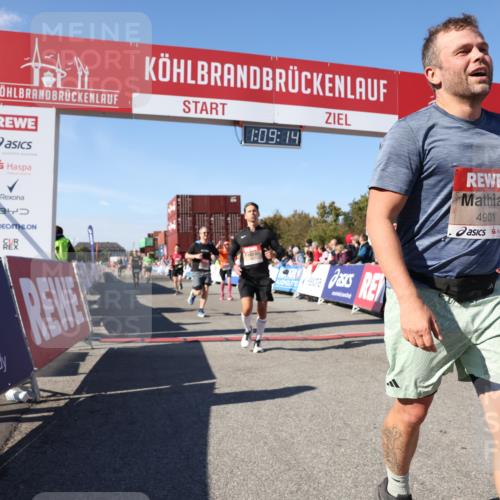 03.10.2025 - Köhlbrandbrückenlauf Lena Gebhardt http://msf.ph/oto/9057581 03.10.2025 13:09:14 Ziel 4197, 4334, 4351, 4377, 4486, 4681, 4901, 5242, 5740, 5953, 6037, 6062, 6349, 6562, 6630, 6814, 6816 meine-sportfotos.de