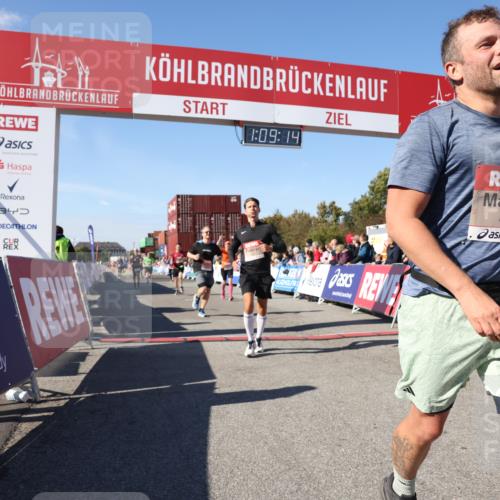 03.10.2025 - Köhlbrandbrückenlauf Lena Gebhardt http://msf.ph/oto/9057590 03.10.2025 13:09:14 Ziel 4197, 4334, 4351, 4377, 4486, 4681, 4901, 5242, 5740, 5953, 6037, 6062, 6349, 6562, 6630, 6814, 6816 meine-sportfotos.de