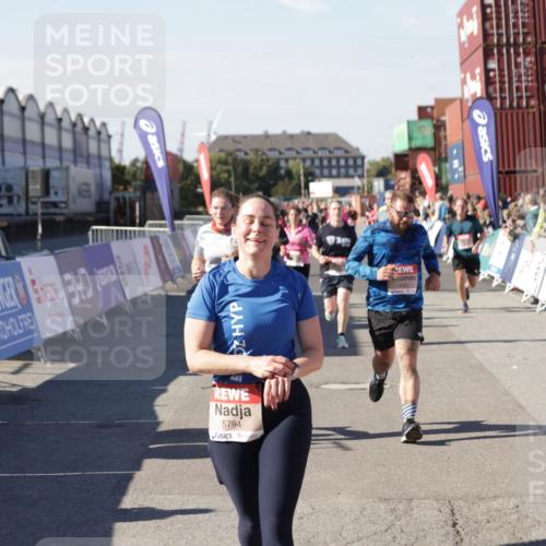 03.10.2025 - Köhlbrandbrückenlauf Jannik Wohlers http://msf.ph/oto/9057600 03.10.2025 13:11:33 Ziel 4158, 4315, 4325, 4427, 4501, 4538, 4597, 4617, 4777, 4799, 4845, 4999, 5145, 5794, 5939, 6028, 6217, 6218, 6517, 6563, 6680, 6689, 6690, 6691 meine-sportfotos.de