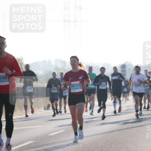 03.10.2025 - Köhlbrandbrückenlauf Jannik Wohlers http://msf.ph/oto/9057602 03.10.2025 09:13:42 Position 3 1107, 3376 meine-sportfotos.de