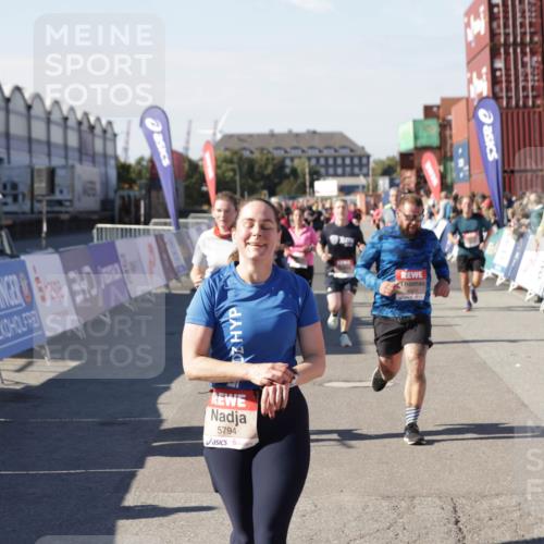 03.10.2025 - Köhlbrandbrückenlauf Jannik Wohlers http://msf.ph/oto/9057606 03.10.2025 13:11:33 Ziel 4158, 4315, 4325, 4427, 4501, 4538, 4597, 4617, 4777, 4799, 4845, 4999, 5145, 5794, 5939, 6028, 6217, 6218, 6517, 6563, 6680, 6689, 6690, 6691 meine-sportfotos.de