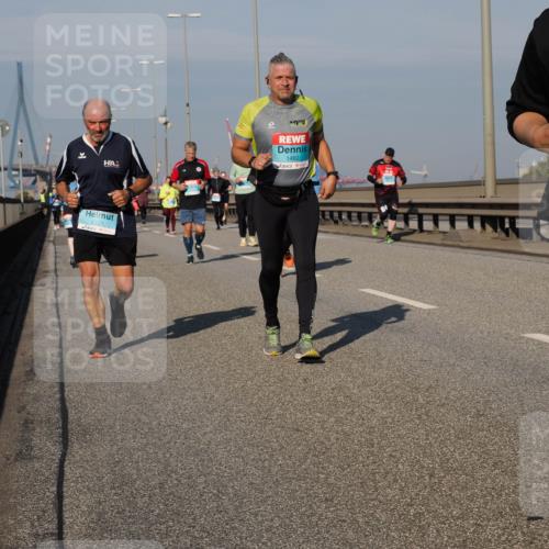03.10.2025 - Köhlbrandbrückenlauf Fabian Wolf http://msf.ph/oto/9057608 03.10.2025 10:04:00 Position 3 2121, 1482 meine-sportfotos.de