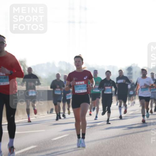 03.10.2025 - Köhlbrandbrückenlauf Jannik Wohlers http://msf.ph/oto/9057609 03.10.2025 09:13:42 Position 3 1107, 3376 meine-sportfotos.de