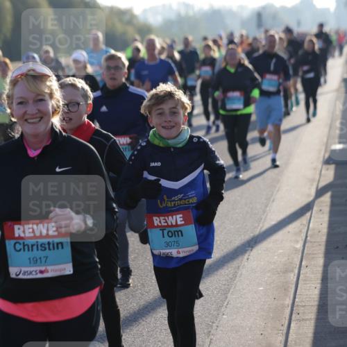 03.10.2025 - Köhlbrandbrückenlauf Jannik Wohlers http://msf.ph/oto/9057624 03.10.2025 09:21:20 Position 3 1917, 3075 meine-sportfotos.de