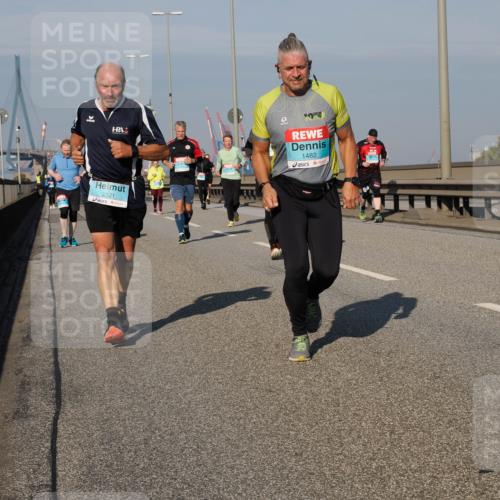 03.10.2025 - Köhlbrandbrückenlauf Fabian Wolf http://msf.ph/oto/9057639 03.10.2025 10:04:01 Position 3 2121, 1482 meine-sportfotos.de