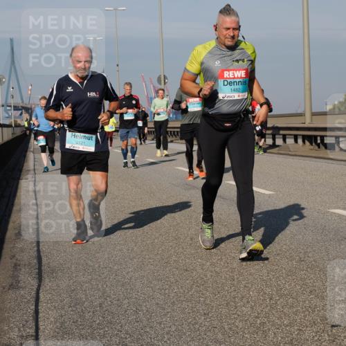 03.10.2025 - Köhlbrandbrückenlauf Fabian Wolf http://msf.ph/oto/9057645 03.10.2025 10:04:01 Position 3 2121, 1482 meine-sportfotos.de
