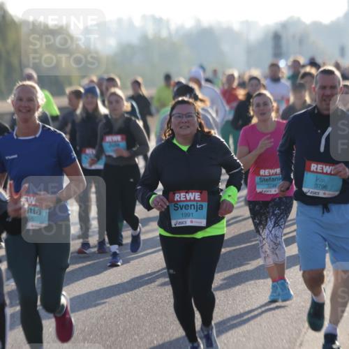 03.10.2025 - Köhlbrandbrückenlauf Jannik Wohlers http://msf.ph/oto/9057646 03.10.2025 09:21:21 Position 3 1717, 55, 1991, 3239, 3796 meine-sportfotos.de