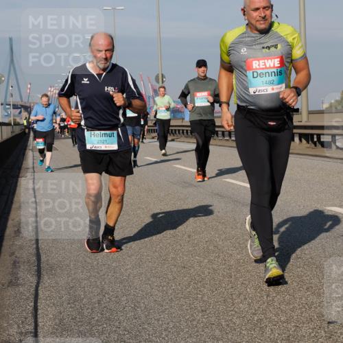 03.10.2025 - Köhlbrandbrückenlauf Fabian Wolf http://msf.ph/oto/9057663 03.10.2025 10:04:01 Position 3 1482, 2121, 10, 34 meine-sportfotos.de