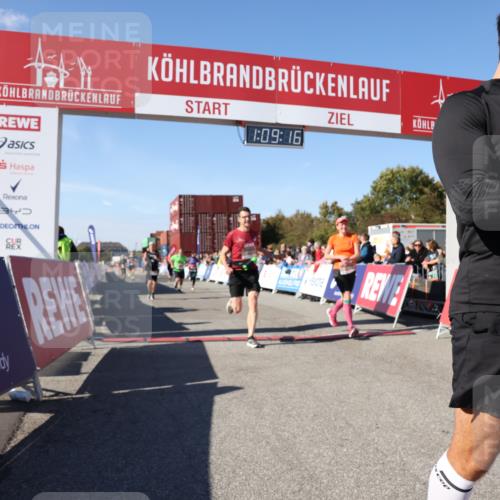 03.10.2025 - Köhlbrandbrückenlauf Lena Gebhardt http://msf.ph/oto/9057680 03.10.2025 13:09:17 Ziel 4334, 4351, 4377, 4486, 4681, 4901, 5061, 5242, 5740, 5953, 6037, 6062, 6349, 6562, 6630, 6661, 6743, 6814, 6816 meine-sportfotos.de