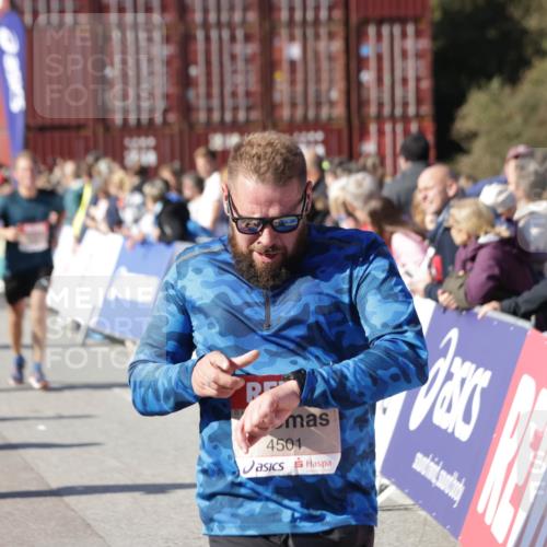 03.10.2025 - Köhlbrandbrückenlauf Jannik Wohlers http://msf.ph/oto/9057685 03.10.2025 13:11:35 Ziel 4158, 4315, 4325, 4427, 4501, 4538, 4617, 4777, 4782, 4799, 4845, 4999, 5145, 5794, 5939, 6028, 6217, 6218, 6517, 6563, 6680, 6689, 6690, 6691 meine-sportfotos.de