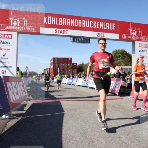 03.10.2025 - Köhlbrandbrückenlauf Lena Gebhardt http://msf.ph/oto/9057704 03.10.2025 13:09:18 Ziel 4129, 4334, 4351, 4377, 4486, 4681, 4901, 5061, 5242, 5740, 6037, 6062, 6349, 6562, 6661, 6743, 6814, 6816 meine-sportfotos.de