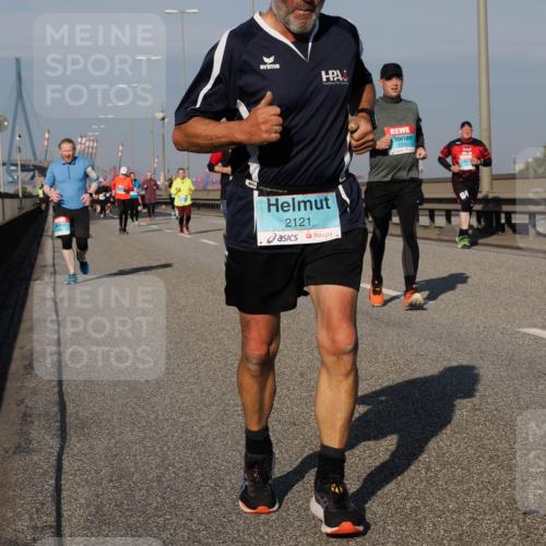03.10.2025 - Köhlbrandbrückenlauf Fabian Wolf http://msf.ph/oto/9057712 03.10.2025 10:04:03 Position 3 2121, 2210 meine-sportfotos.de