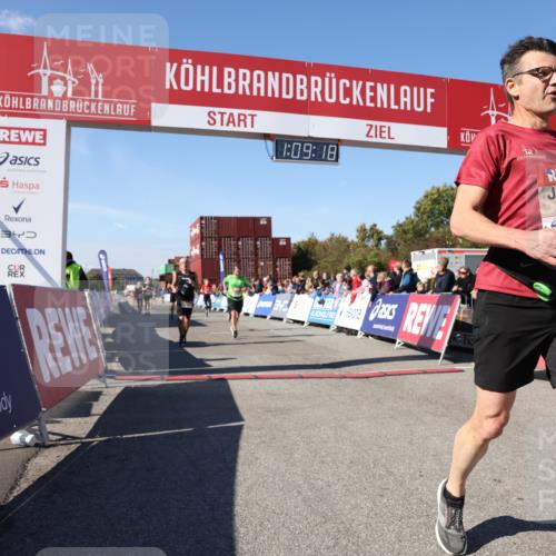 03.10.2025 - Köhlbrandbrückenlauf Lena Gebhardt http://msf.ph/oto/9057718 03.10.2025 13:09:18 Ziel 4129, 4334, 4351, 4377, 4486, 4681, 4901, 5061, 5242, 5740, 6037, 6062, 6349, 6562, 6661, 6743, 6814, 6816 meine-sportfotos.de