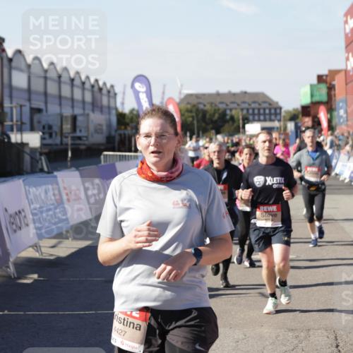 03.10.2025 - Köhlbrandbrückenlauf Jannik Wohlers http://msf.ph/oto/9057721 03.10.2025 13:11:35 Ziel 4158, 4315, 4325, 4427, 4501, 4538, 4617, 4777, 4782, 4799, 4845, 4999, 5145, 5794, 5939, 6028, 6217, 6218, 6517, 6563, 6680, 6689, 6690, 6691 meine-sportfotos.de