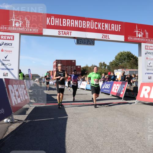 03.10.2025 - Köhlbrandbrückenlauf Lena Gebhardt http://msf.ph/oto/9057746 03.10.2025 13:09:20 Ziel 4129, 4134, 4212, 4334, 4377, 4486, 4681, 4901, 5061, 5352, 5740, 6037, 6062, 6349, 6562, 6661, 6743 meine-sportfotos.de