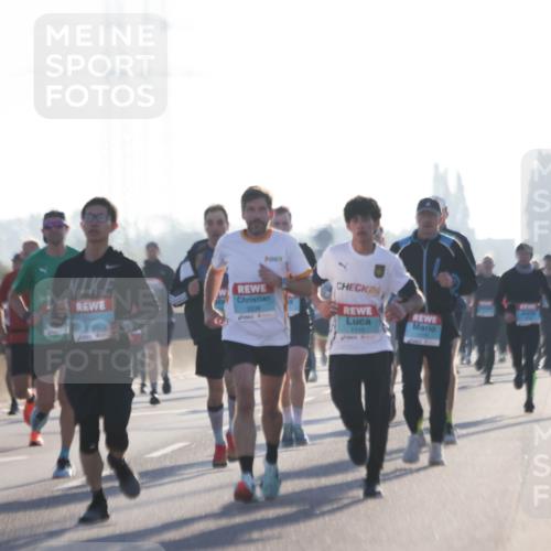 03.10.2025 - Köhlbrandbrückenlauf Jannik Wohlers http://msf.ph/oto/9057750 03.10.2025 09:13:47 Position 3 3789, 3338, 24, 1112 meine-sportfotos.de