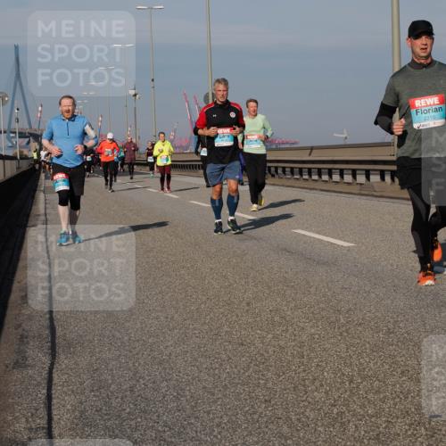 03.10.2025 - Köhlbrandbrückenlauf Fabian Wolf http://msf.ph/oto/9057751 03.10.2025 10:04:04 Position 3 3405, 2210 meine-sportfotos.de