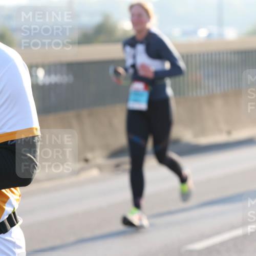 03.10.2025 - Köhlbrandbrückenlauf Lena Gebhardt http://msf.ph/oto/9057752 03.10.2025 09:18:07 Position 1 171 meine-sportfotos.de