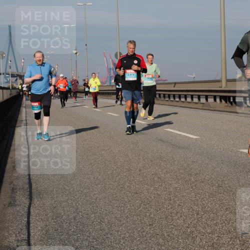 03.10.2025 - Köhlbrandbrückenlauf Fabian Wolf http://msf.ph/oto/9057773 03.10.2025 10:04:04 Position 3 3405, 2210 meine-sportfotos.de