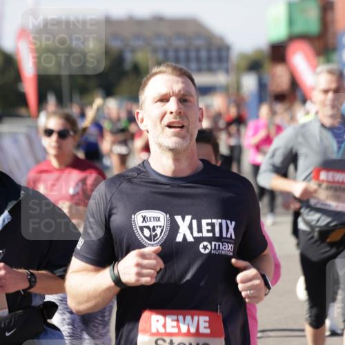 03.10.2025 - Köhlbrandbrückenlauf Jannik Wohlers http://msf.ph/oto/9057783 03.10.2025 13:11:37 Ziel 4158, 4315, 4325, 4427, 4501, 4538, 4568, 4617, 4736, 4777, 4782, 4799, 4845, 4999, 5145, 5794, 5866, 5869, 5937, 6028, 6217, 6218, 6517, 6563, 6680, 6689, 6690, 6691 meine-sportfotos.de